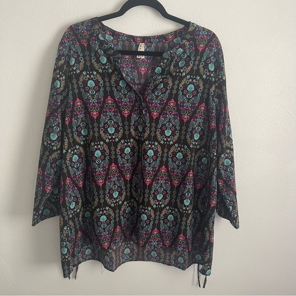 Roper Women’s blouse Paisley Sleeve Blouse size large EUC black pink